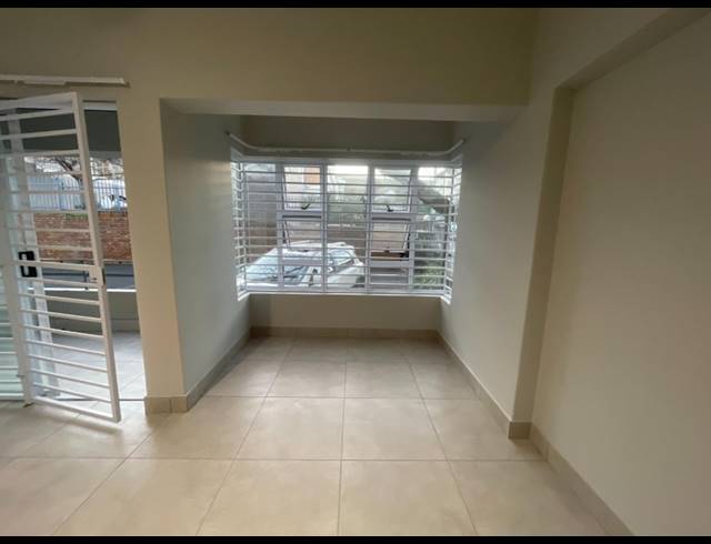 2 bed property to rent in GARDENS